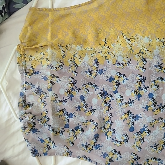 Cabi Floral Sheer Sleeveless Blouse - Picture 5 of 7